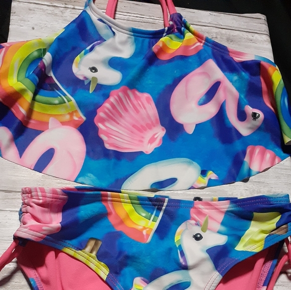 Swimsuits - Picture 5 of 10